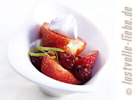 Erdbeer-Cranberry-Becher © www.cranberries-usa.at Erdbeeren - lecker, erotisch, gesund